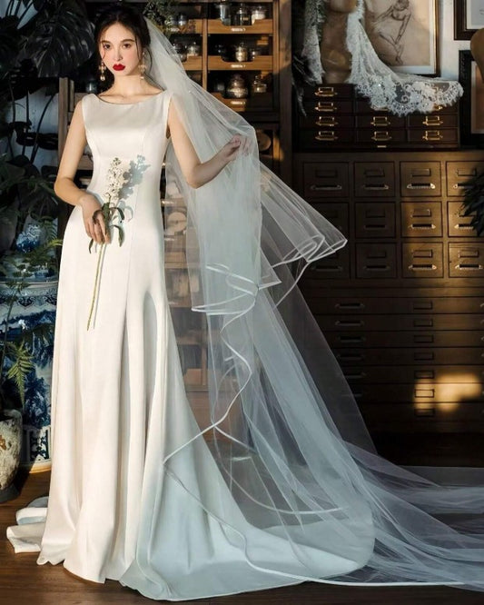 BBV17 double layer Cathedral veil with satin trim. 3m