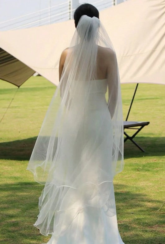 BBV122 Double layer curled edge veil.