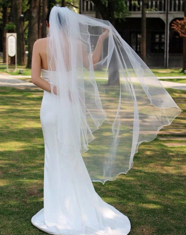 BBV122 Double layer curled edge veil.