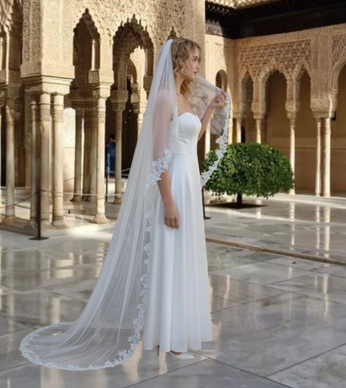BBV150 single layer lace edge with pearl detail. 250cm long.