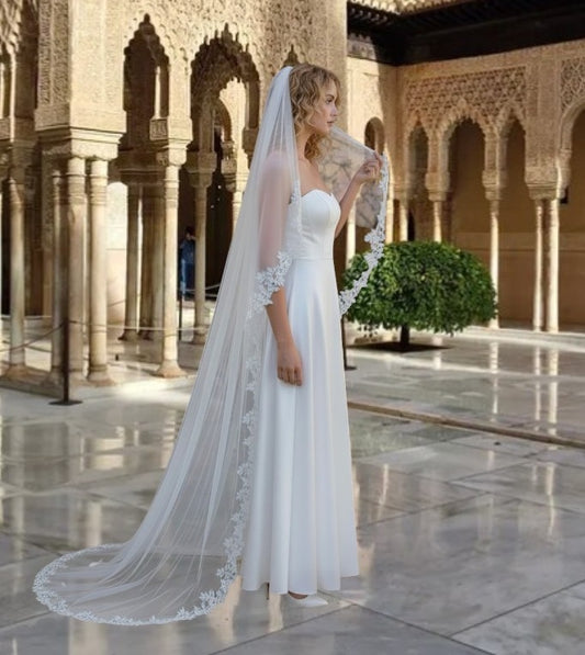 BBV150 single layer lace edge with pearl detail. 250cm long.