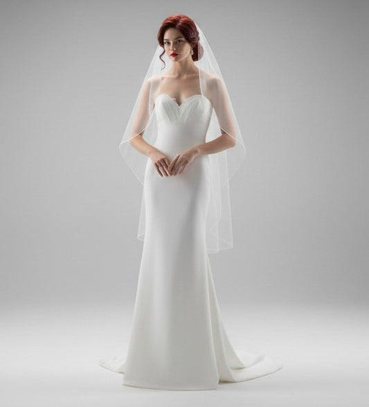 BBV80 single layer fingertip veil with pencil edge.