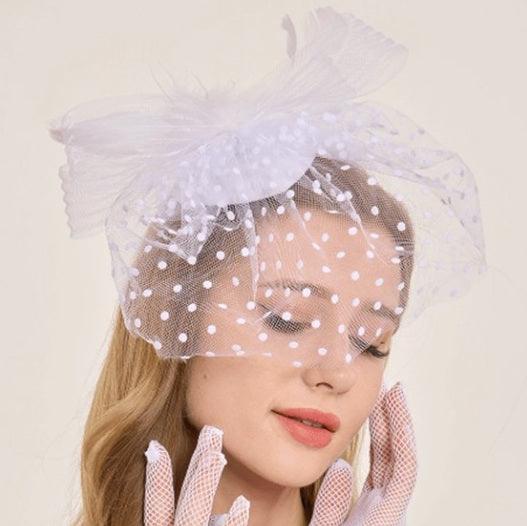 FAC1015W Classic, white fascinator with net