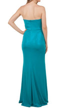 10785 Soft teal stretch fabric. Sweetheart, split. Size 6, 10 and 16