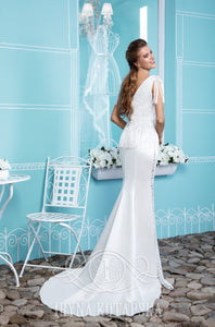 70030 Size 10 bohemian gown by Iryna Kotapska, ivory satin mermaid