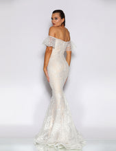 70870 Lace (ivory on nude) Off shoulder mermaid. sold out