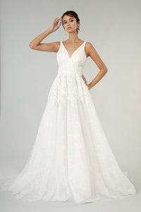71150 -V neck. Low V back. A line. Embroidery and tulle. Soft lace
