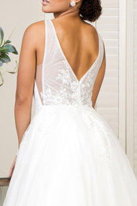 71152 -V neck. Low V back. A line. Embroidery and tulle