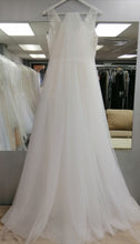 BBV1  Simple 2m veil. Perfect addition to most bridal gowns