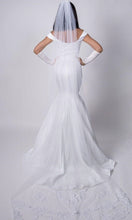 BBV4 single layer 3m Cathedral veil with lace detail trim. Elegant addition