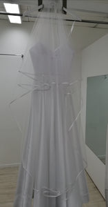 BBV22 double layer veil with satin trim. 135cm