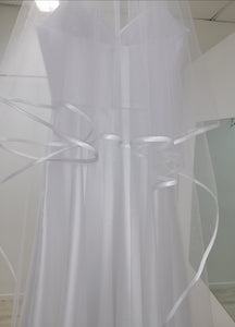 BBV22 double layer veil with satin trim. 135cm