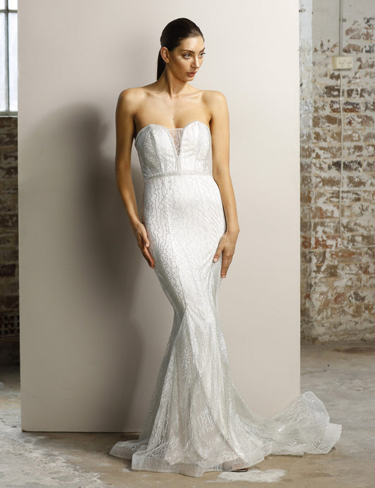 JX034 Jadore modern strapless, white and silver. size 8