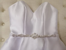 BBB5 Belt made of white satin ribbon with 27cm of diamante detail.